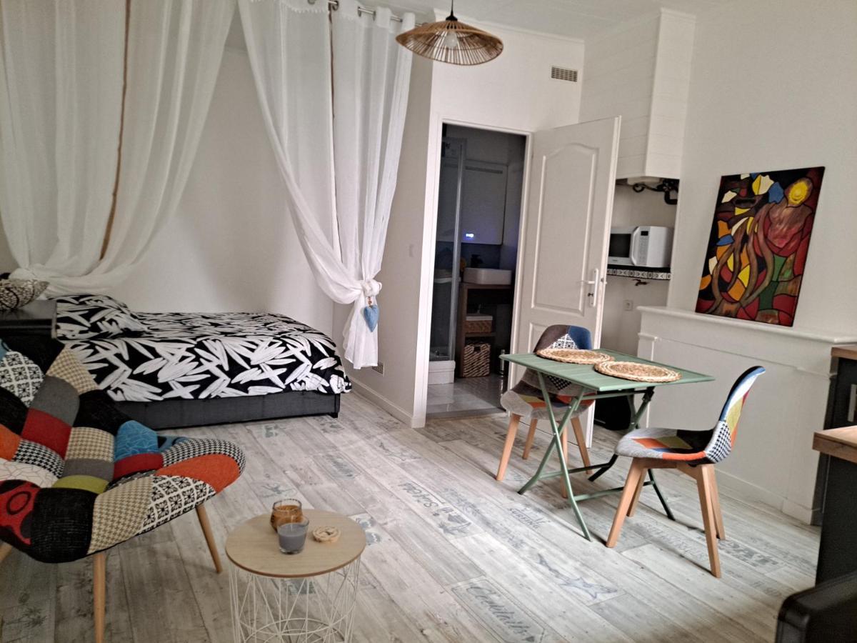 Studio Cosy Meuble, Terrasse Et Patio Pour Velo Rochefort  Exterior foto