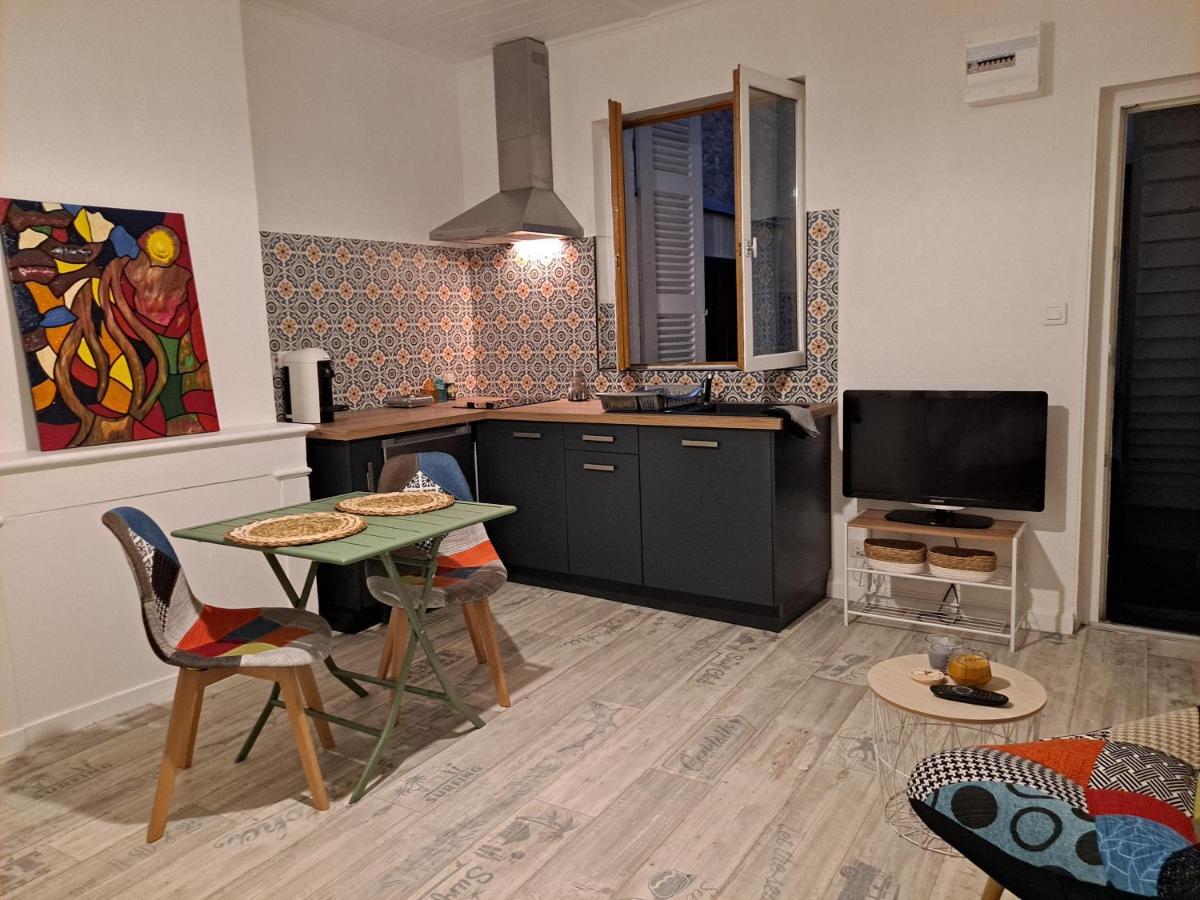 Studio Cosy Meuble, Terrasse Et Patio Pour Velo Rochefort  Exterior foto